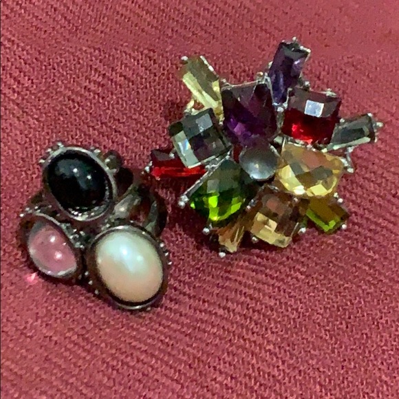 8 sets of earrings. With two FREE rings!! - Picture 4 of 5